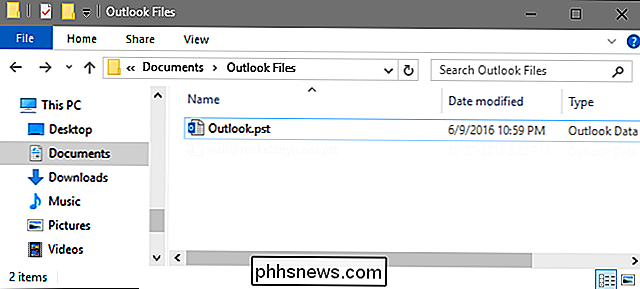 Hvor er mine Outlook PST-datafiler, og hvordan kan jeg flytte dem et annet sted?